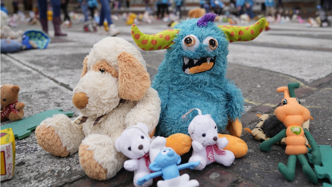 Protestas contra la violencia contra los niños en Bogotá, Colombia, el 22 de noviembre de 2022. Fernando Vergara / AP