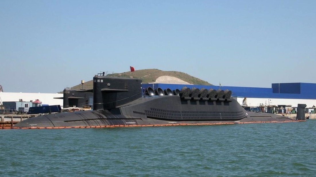 Submarino nuclear con misiles balísiticos Tipo 094. Zuri Swimmer / Legion-Media