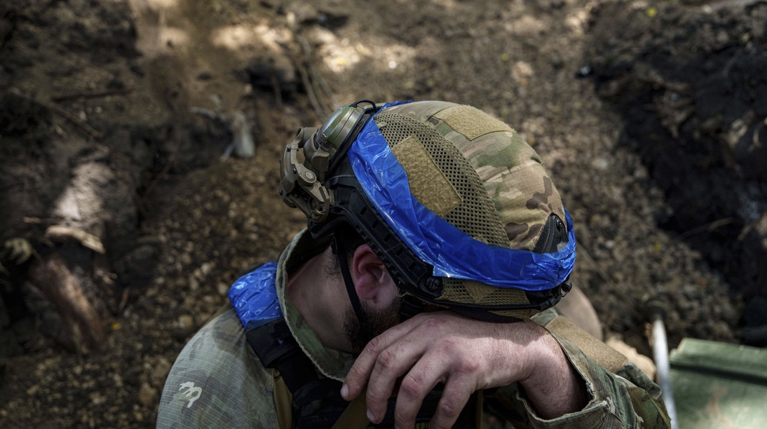 Imagen ilustrativa. Un militar ucraniano Evgeniy Maloletka / AP