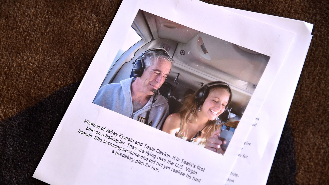 Una foto de Jeffrey Epstein y Teala Davies Steven Ferdman / Gettyimages.ru