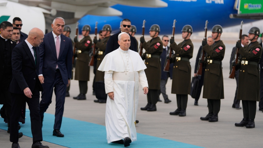 El papa León XIV a su llegada a Ankara, 27 de noviembre del 2025. Khalil Hamra / AP